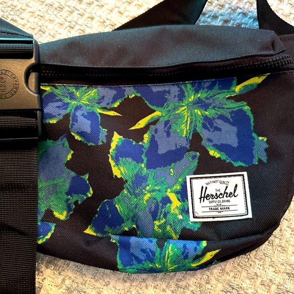 HERSCHEL SUPPLY FIFTEEN (BLACK/NEON FLORAL) CANVAS FANNY HIP PACK  NWOT - Picture 2 of 9